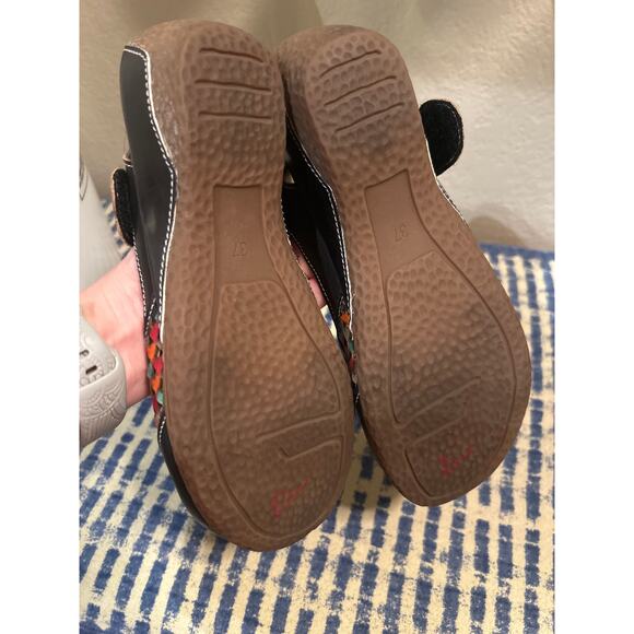 L'Artiste by Spring Step Black Leather Amour Mary Janes - Picture 4 of 9